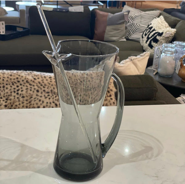 VINTAGE COCKTAIL PITCHER w/ 6 Glasses