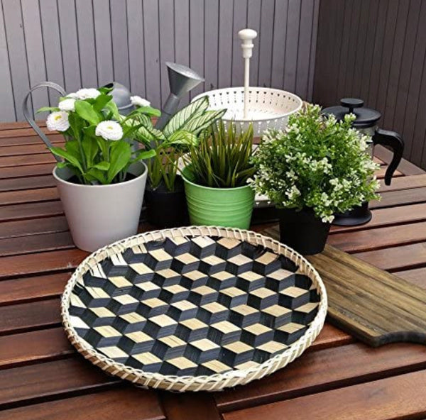 A 14” ROUND BLK/NAT WALL BASKET
