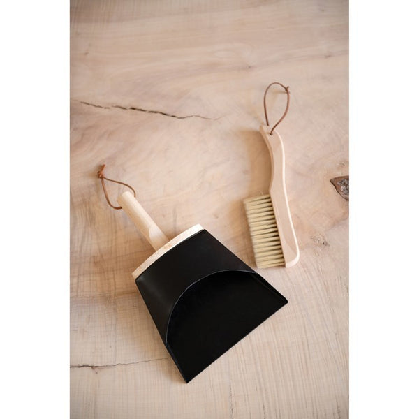 CC SET/2 Wood Brush&Metal Dust Pan