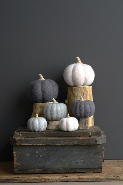 CC GREY FELT PUMPKIN