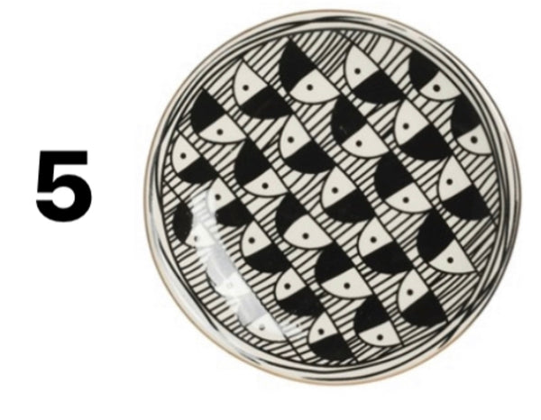 5.5” B/W ABSTRACT PLATE (5)