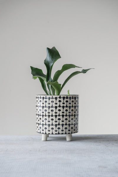 STONEWARE PLANTER BLACK & WHITE PRINT