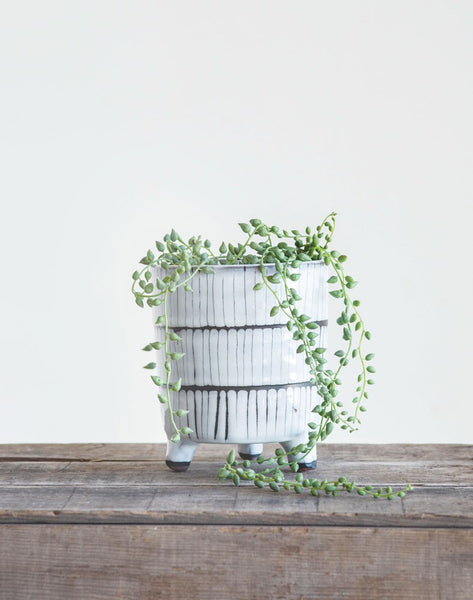 TERRA-COTTA FOOTED BW PLANTER