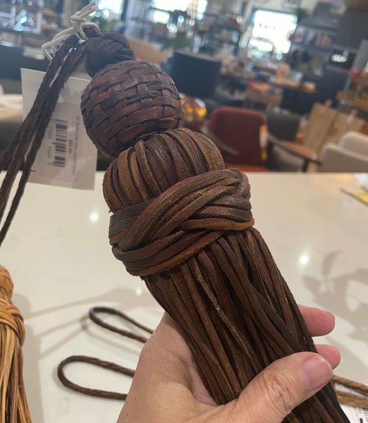 DZ MOROCCAN DARK LEATHER TASSLE