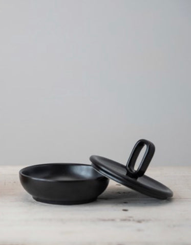 MATTE BLACK PINCH POT W/ LID